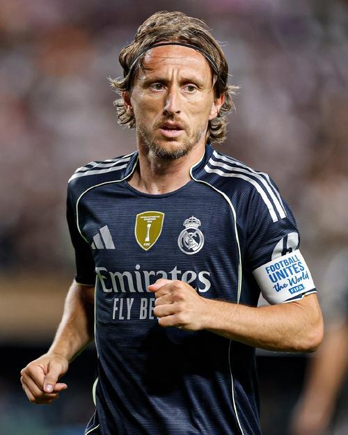 看看这些孩子踢球有没有西班牙味。 留洋联队VS萨瓦德尔友谊赛