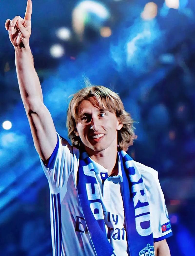 东契奇32+7+7詹姆斯24+8 湖人不敌魔术苦吞三连败