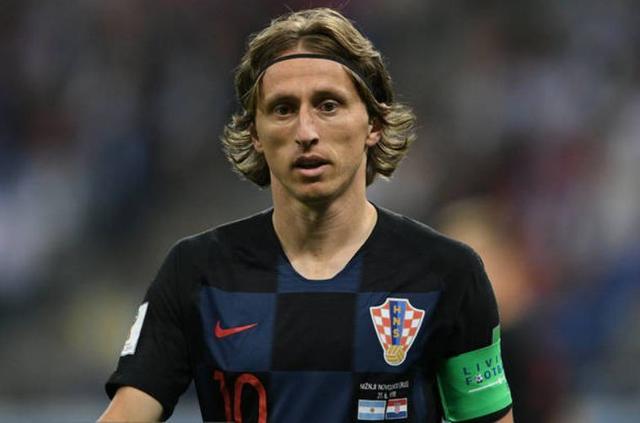 查理·莫顿在季后赛展现“大场面先生”本色